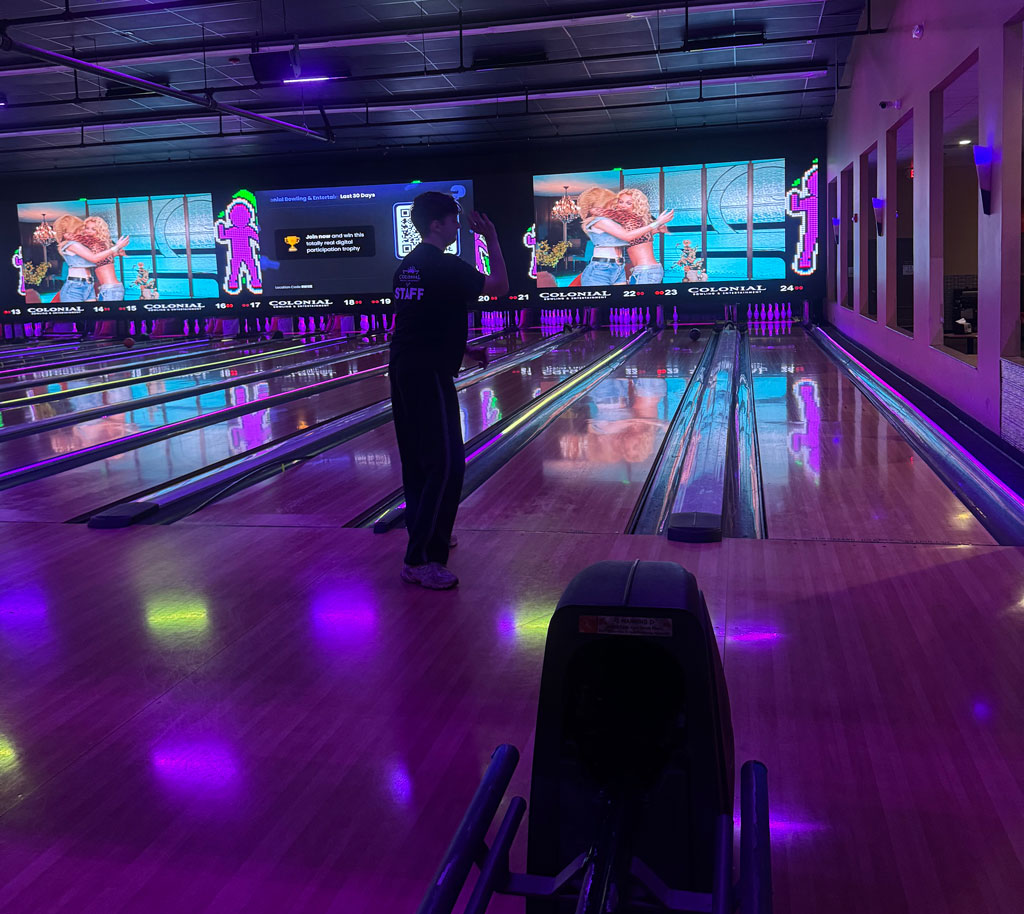 img-cosmic-blacklight-bowling